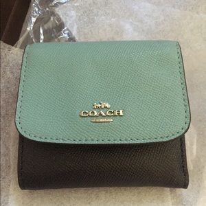 💙✨Blue/Orange Leather Coach Wallet✨💙